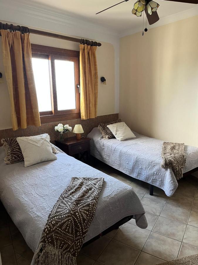 Carabeo 70 Menyber Apartment เนร์คา ภายนอก รูปภาพ