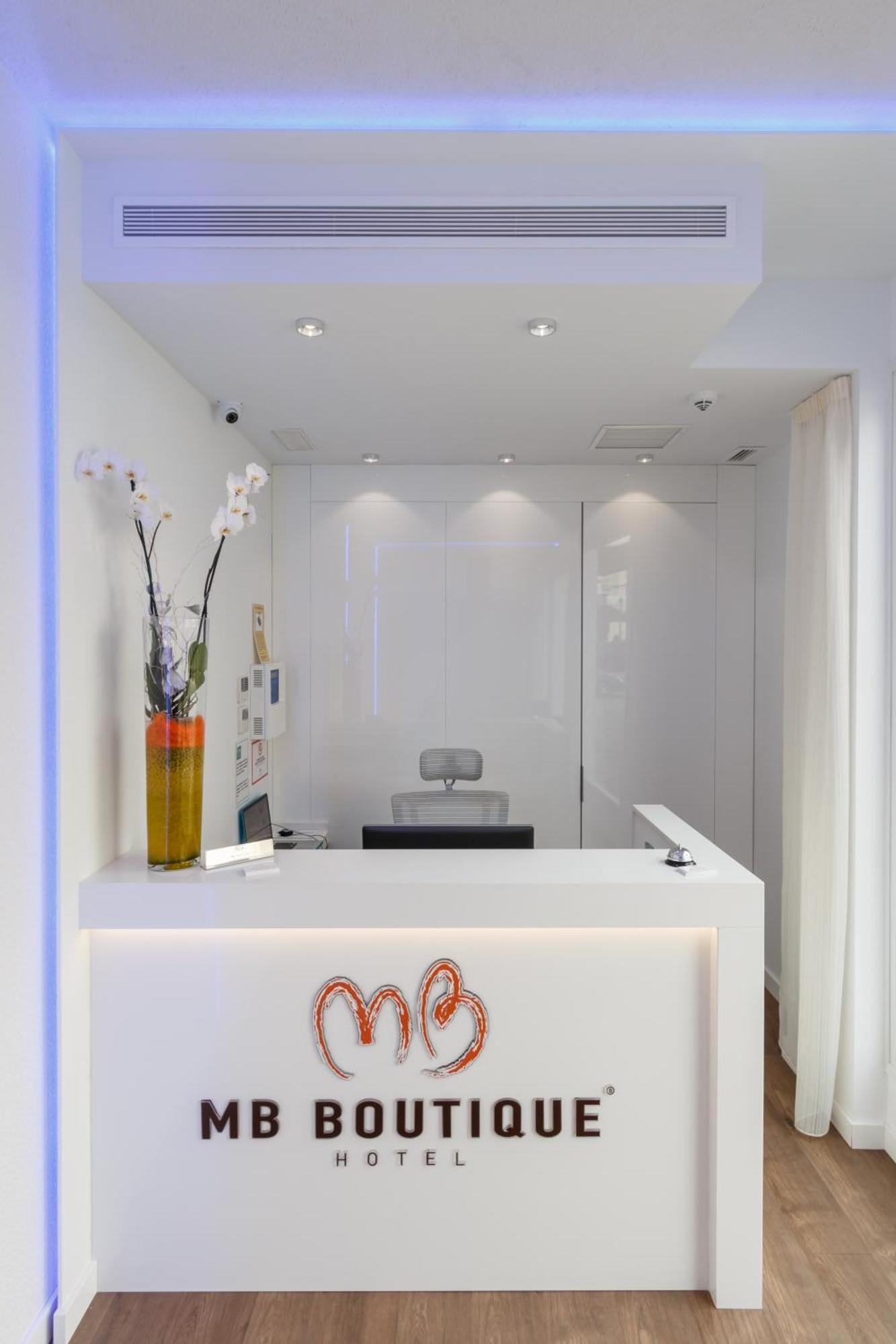 Carabeo 70 Menyber Apartment เนร์คา ภายนอก รูปภาพ